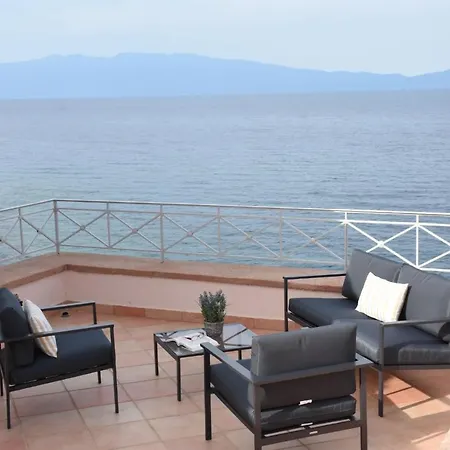 Aphrodite , Charming Apt With Stunning View! Διαμέρισμα *